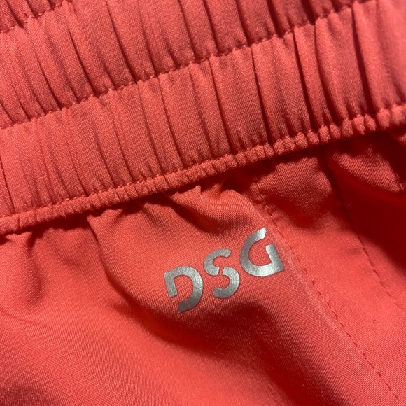 Running shorts small - Picture 4 of 9